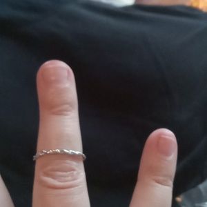 Minimalist twisted ring nwot